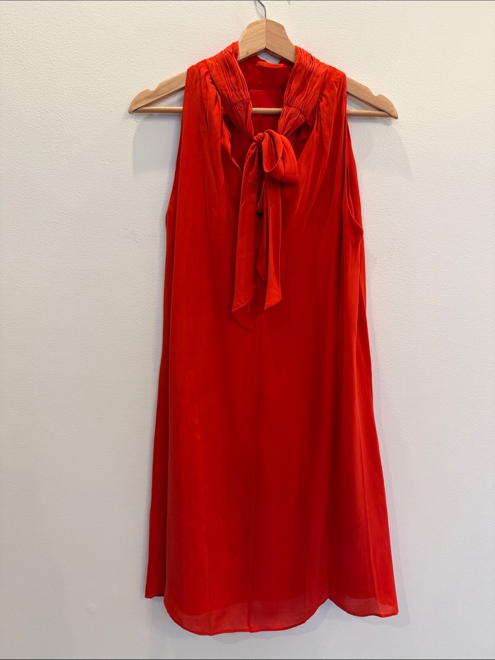 NWT Alice + Olivia Sleek Sleeveless Red High-Neck Dress - Picture 3 of 10